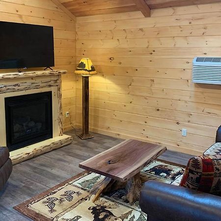Briarwood Cabin By Amish Country Lodging 柏林 外观 照片