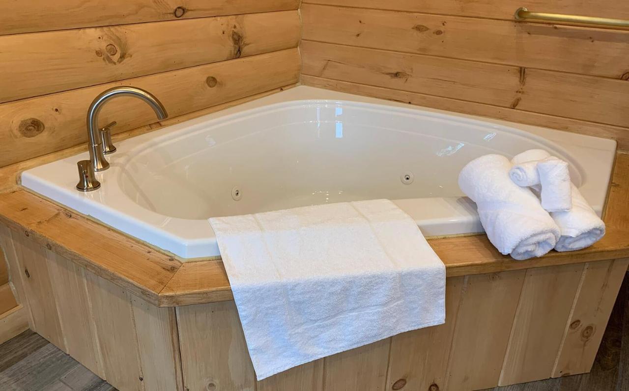 Briarwood Cabin By Amish Country Lodging 柏林 外观 照片
